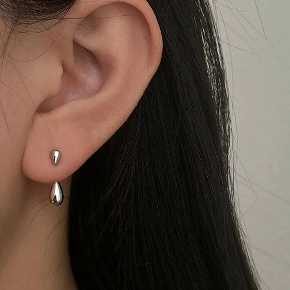 

Simple and Compact Glossy Water Drop Earrings for Women