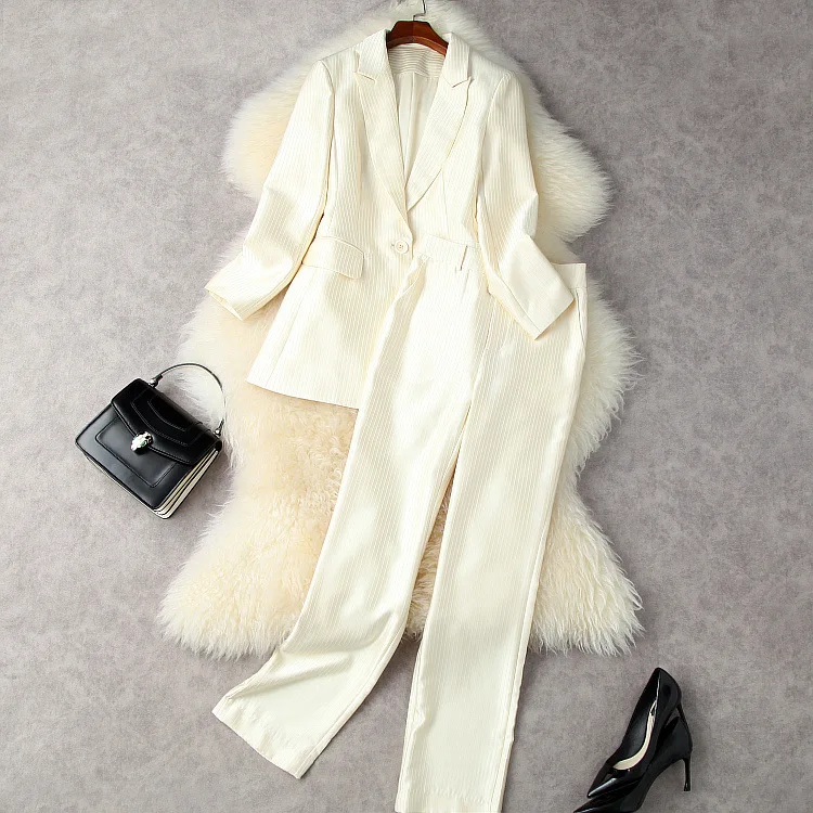 

Женская одежда в европейском и американском стиле, Новинка осени 2022, пальто в полоску с длинным рукавом на одной пуговице, брюки, модные кост...