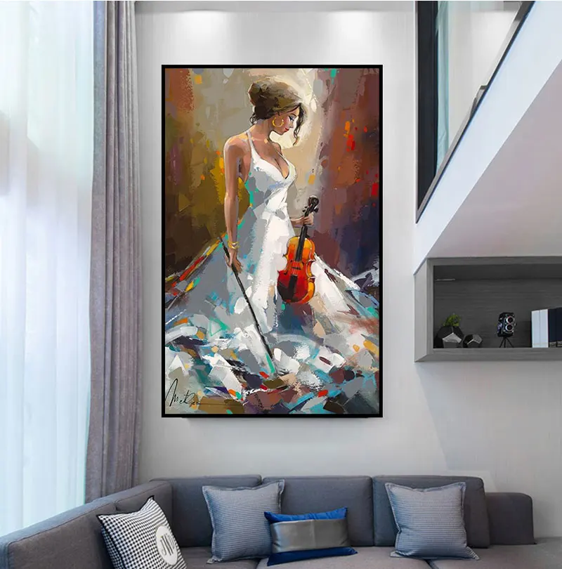 Абстрактное искусство с девушкой играющей скрипкой и танцующей картиной на