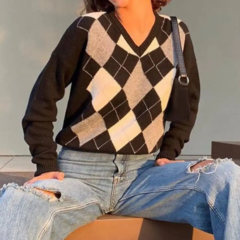 

Женский свитер в клетку с узором ромбиками, трикотажный пуловер с V-образным вырезом и длинными рукавами на осень и зиму
