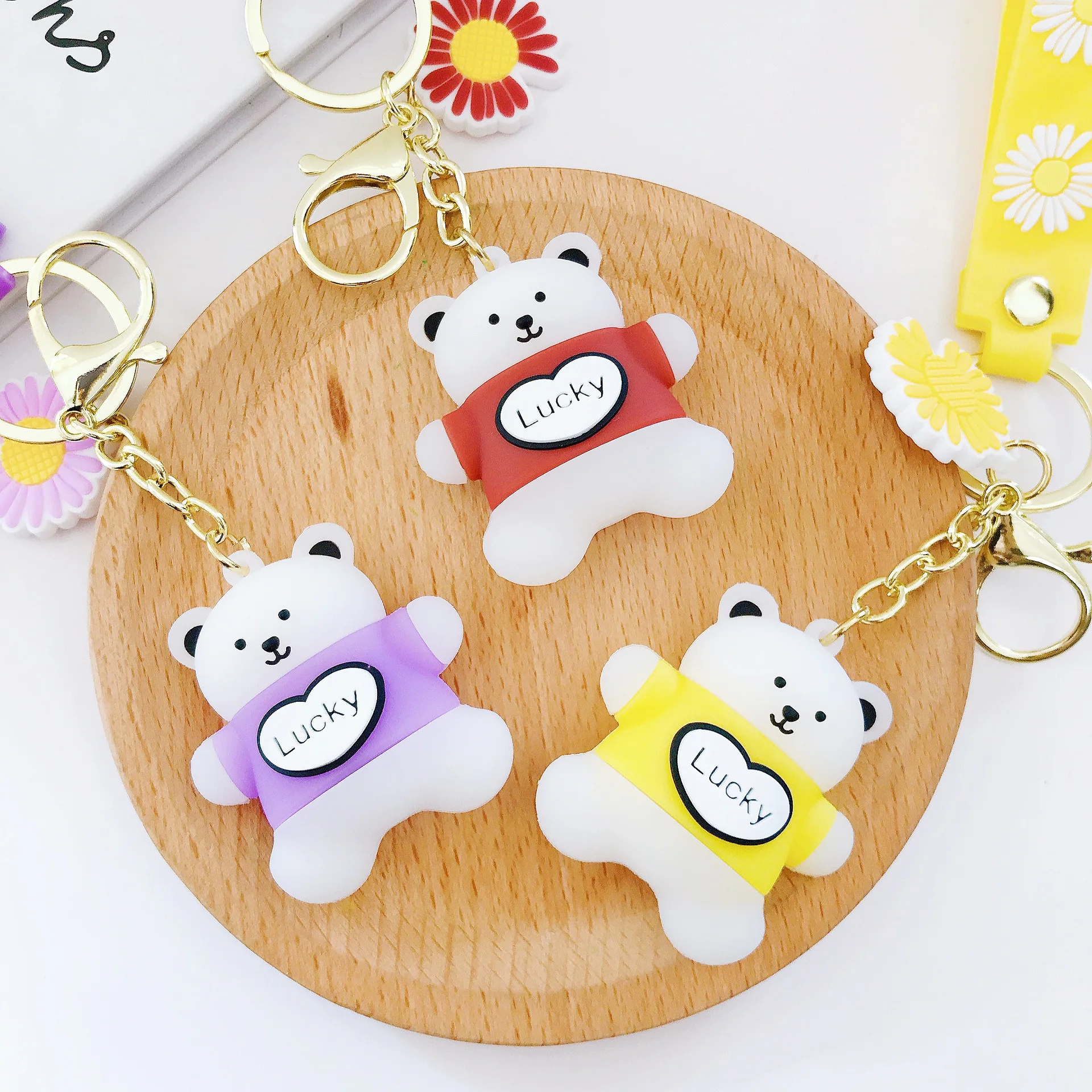 

Cartoon Bear Keychains Small Chrysanthemum Soft Rubber Bear Key Chain Men's And Women's Car Bags Pendant Accessories Key Ring