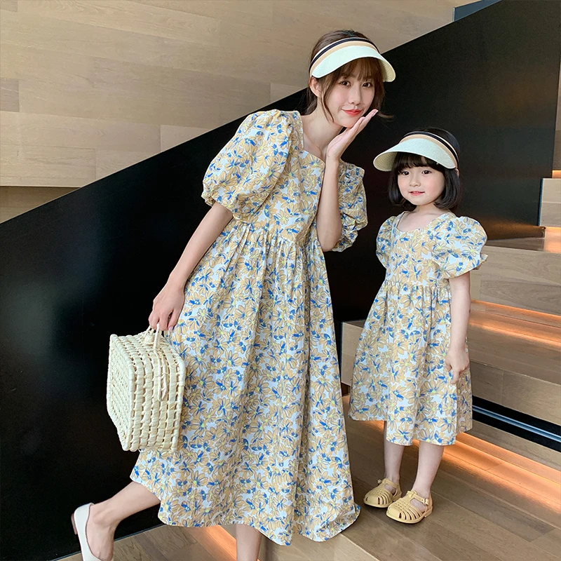 

2021 New Summer Mother-daughter Crushed Flower Dress Little Girl Short-sleeved Dress Mommy and Me Dress Parent-child Outfit