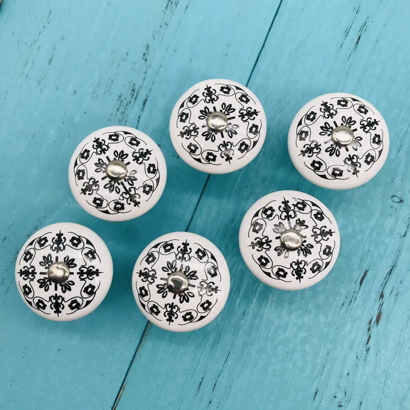 Черно белая расписная керамическая ручка двери отличный и веселый декор для