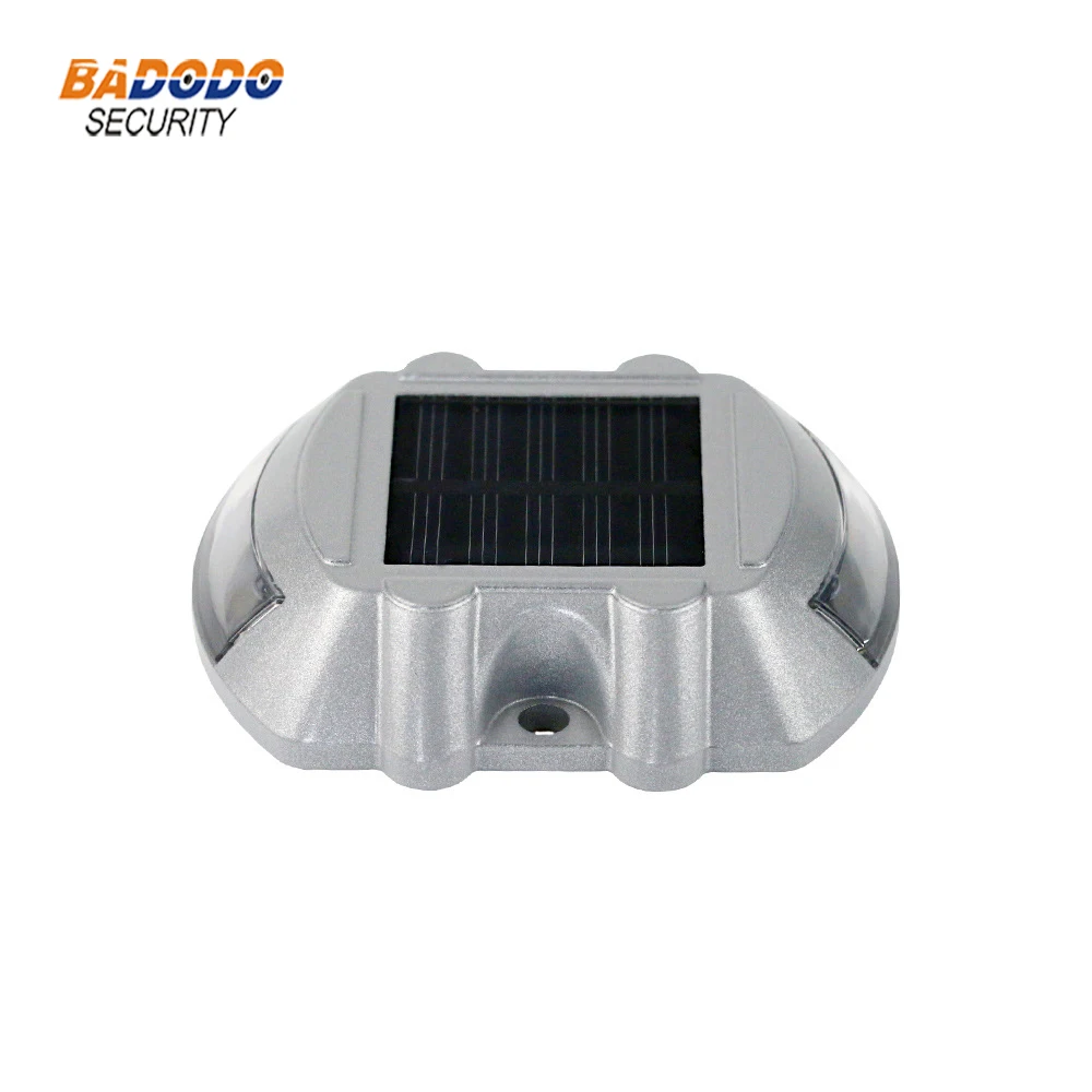 IP68 Водонепроницаемый светодиодный светильник с питанием от солнечной батареи