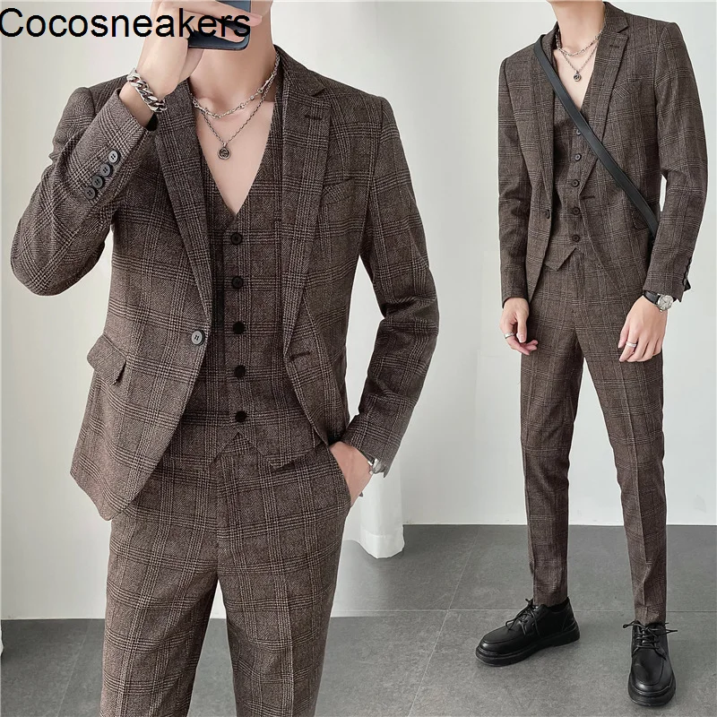 

Мужской костюм из трех предметов деловой повседневный костюм для жениха осенний корейский Клетчатый костюм Лучший мужской костюм для груп...