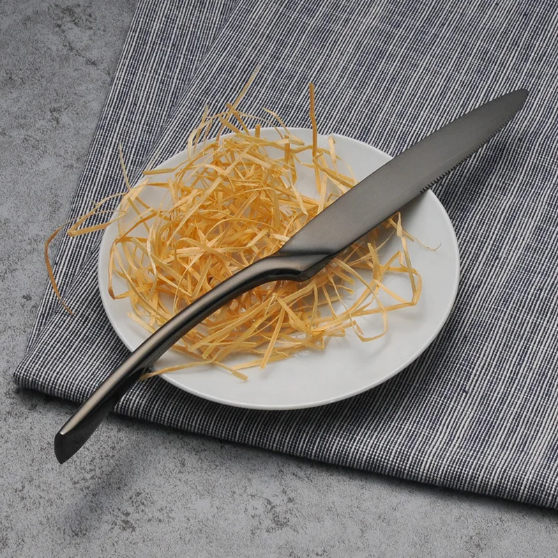dinner knife 5 шт./компл. черный Нержавеющая сталь западные столовые приборы Титан-покрытием Высокая-класс ужин Ножи набор вилок и ложек - Цвет: dinner knife