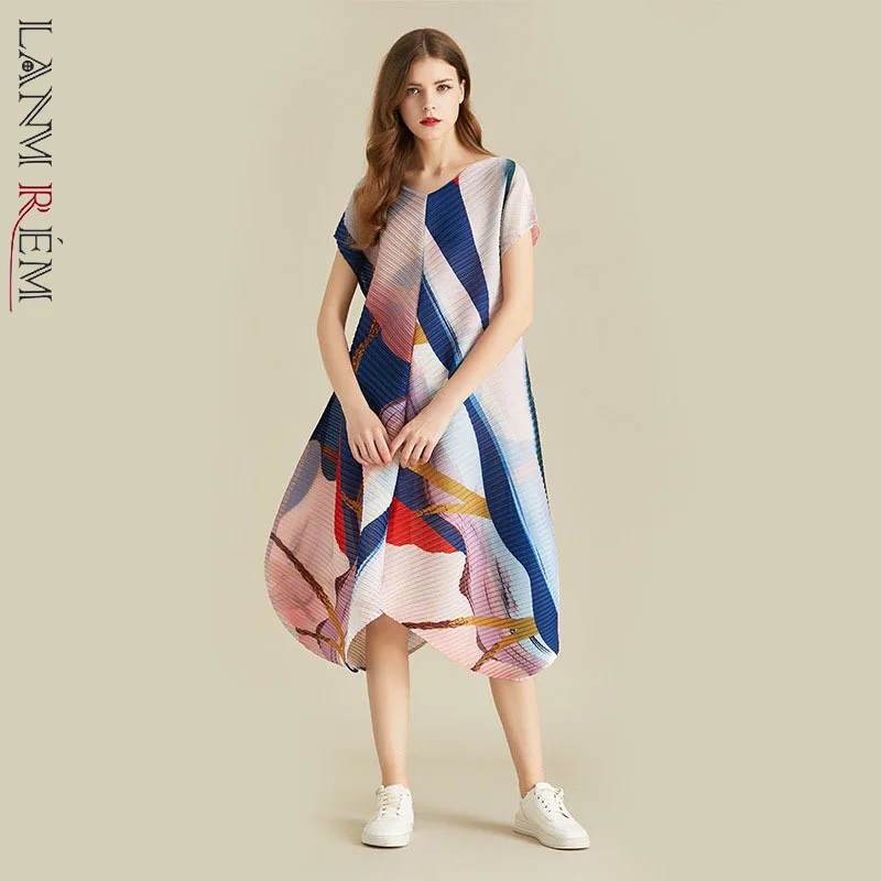 Женское плиссированное платье LANMREM разноцветное с коротким рукавом необычная