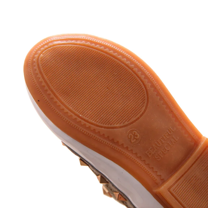 

2020 New Girls Dance Shoes Sandals Kids Leather Shoes Children Rivets Leisure Sneakers Hot Girls Princess Dance Shoes