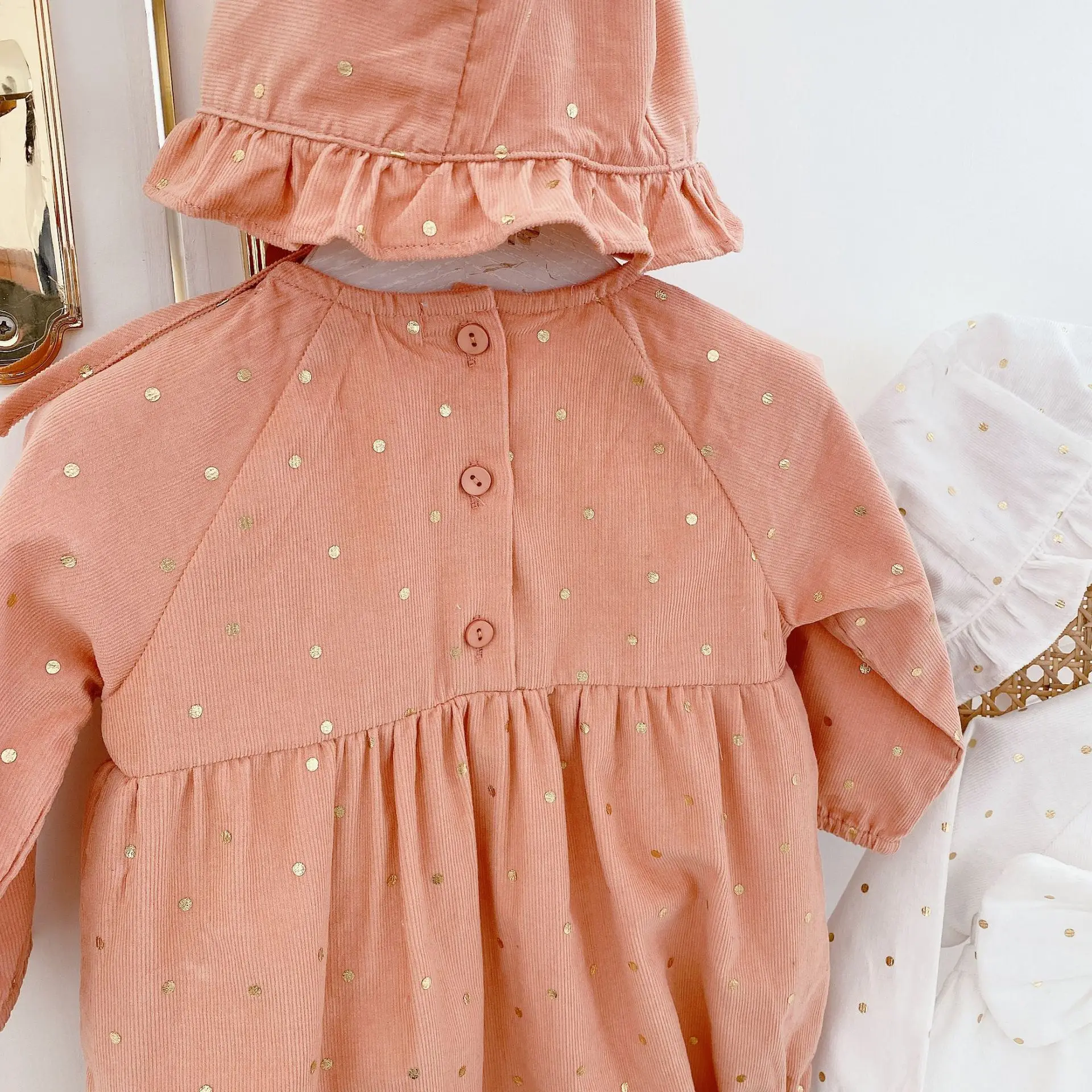 

Autumn Newborn Baby Clothes Spring Baby Girls Knotbow Polka Dot Bling Corduroy Romper+hat 2pcs Lovely Climbing Jumpsuits Infant