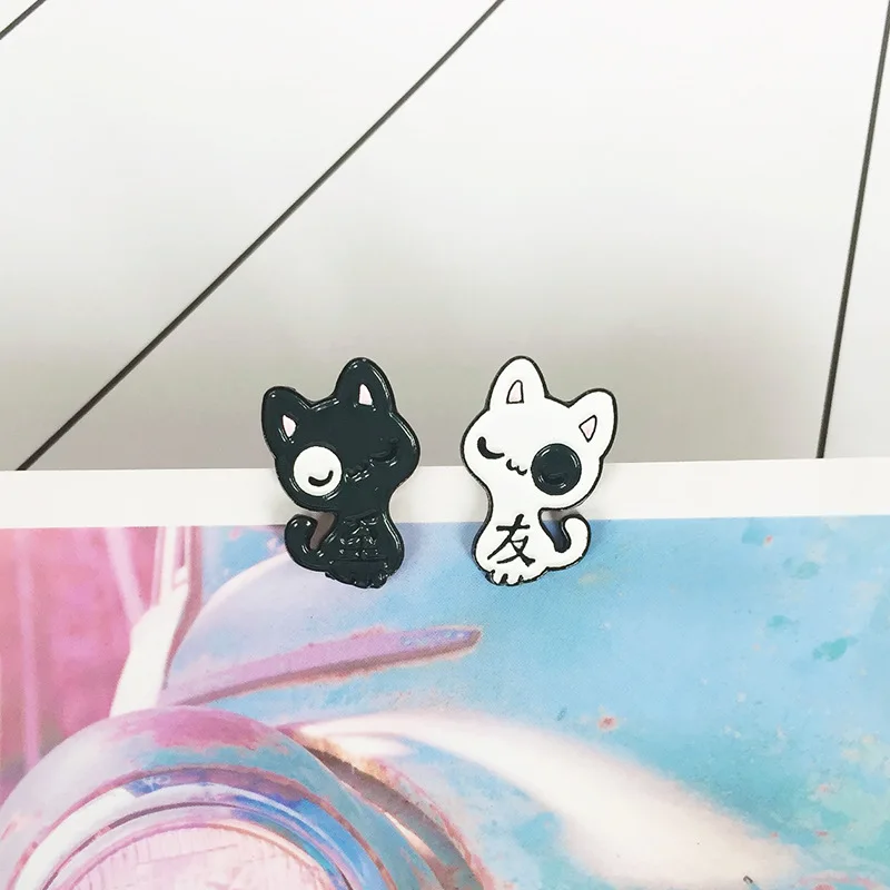 Cartoon Cute Black and White Cat Good Friend Brooches for Women Taste Animal Pet Pin Enamel Pins Jewelry Bag Badges Accessories | Украшения