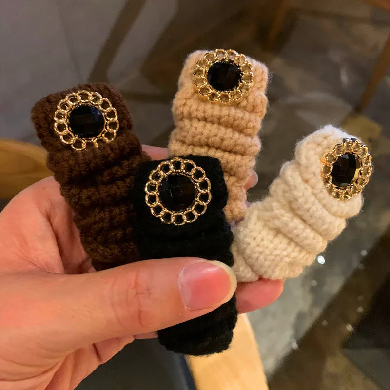 

Корейский осенне-зимний Фотофон Волнистые складки шерстяной BB-зажим сплошной Цвет Вязание Стразы простая шпилька для волос Корейский боко...