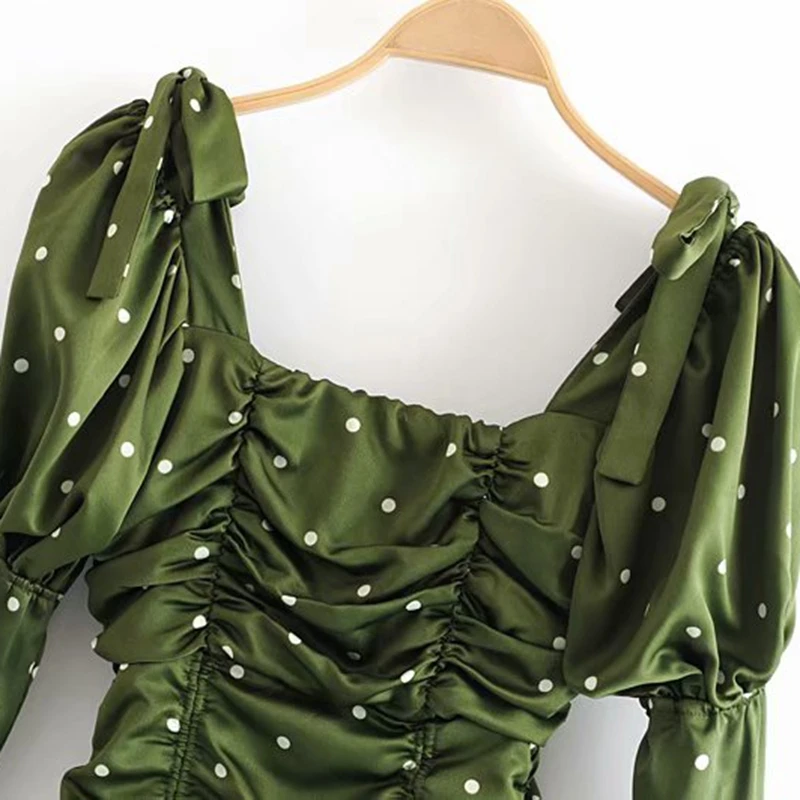 Платье в горошек с длинным рукавом и рюшами | Женская одежда