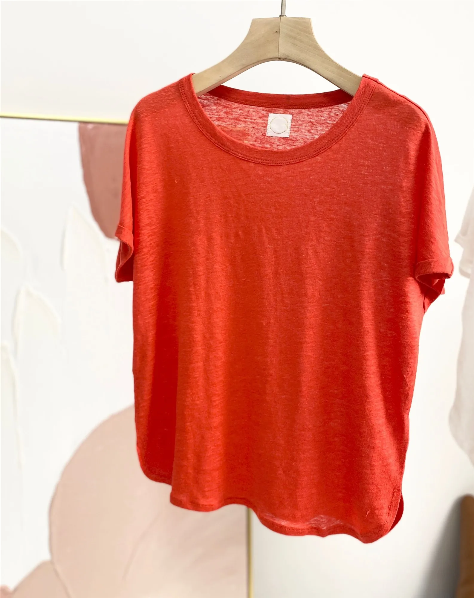 

Elegant and Simple Linen Round Neck Short-sleeved T-shirt Women