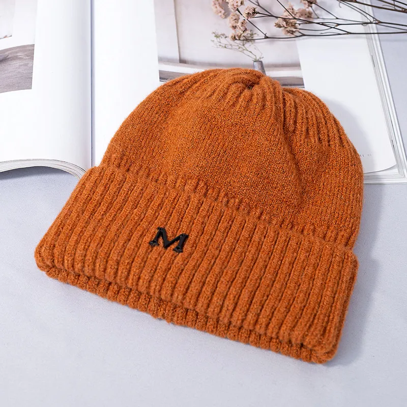 Женская шапка с буквенным принтом M Beanies однотонная шерстяная утолщенная зимняя