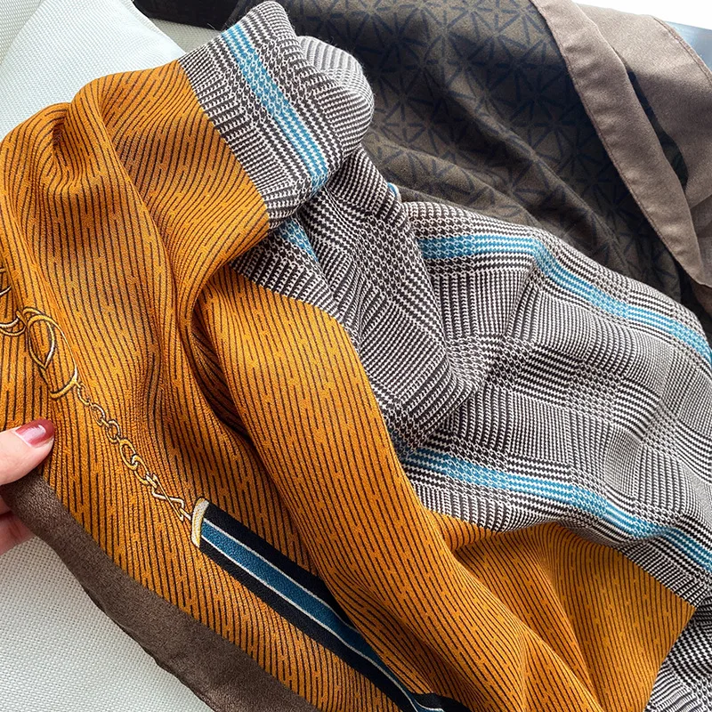 

2020 winter Cotton and Linen Scarf popular Print Beach towel summer Sunscreen Color matching Scarves new lady seaside Shawls