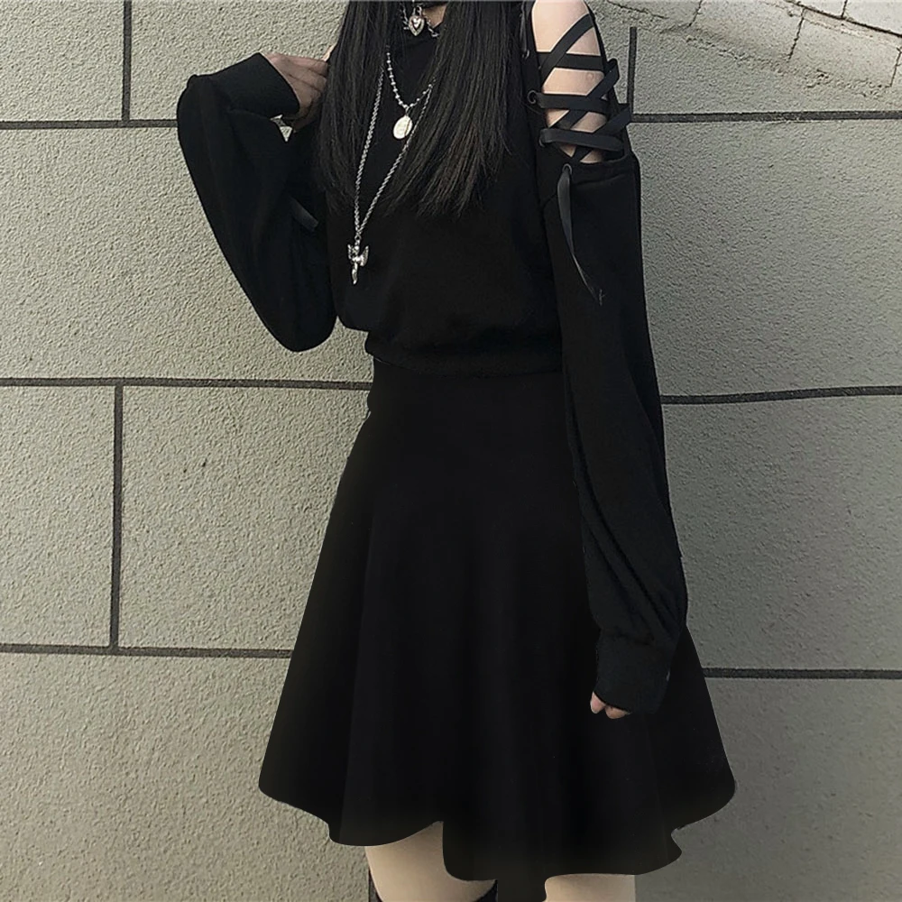 

2021 Spring Gothic Black Hoodie Women Streetwear Cat Ear Hooded Bandage Sweatshirt Goth Cool Hollow Ripped Hoodies Short Tops