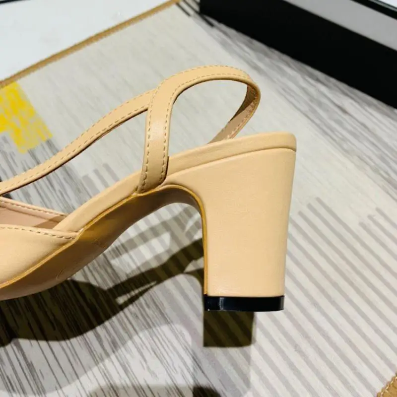 

2021 New Brand Designer Ladies Leather Sandals Sexy Summer Ladies Sandals Party Beach Sandals Large Size