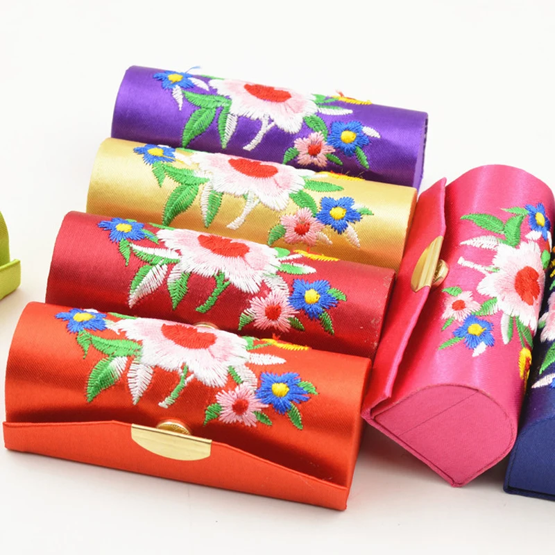 

Chinese Style Brocade Embroidered Lipstick Boxes Cosmetic Case with Make Up Mirror Wedding Favors Party Gifts for Women Lady
