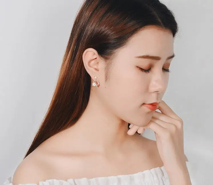 Простые изысканные серьги в виде бабочек и цветов круглые из стерлингового