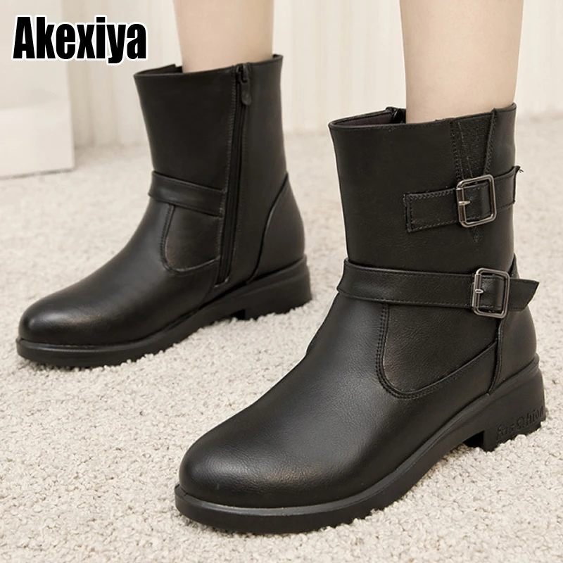 

Ботинки женские до середины икры с пряжкой и ремешком, на молнии