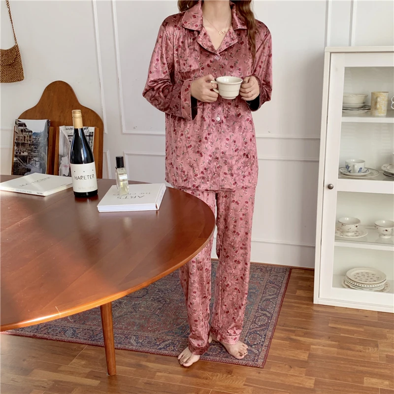 

Alien Kitty Floral Printing Nightwear Velvet Sweet Soft 2021 Chic Two Piece Suit Casual Homewear Loose Fashion Pajamas Sets