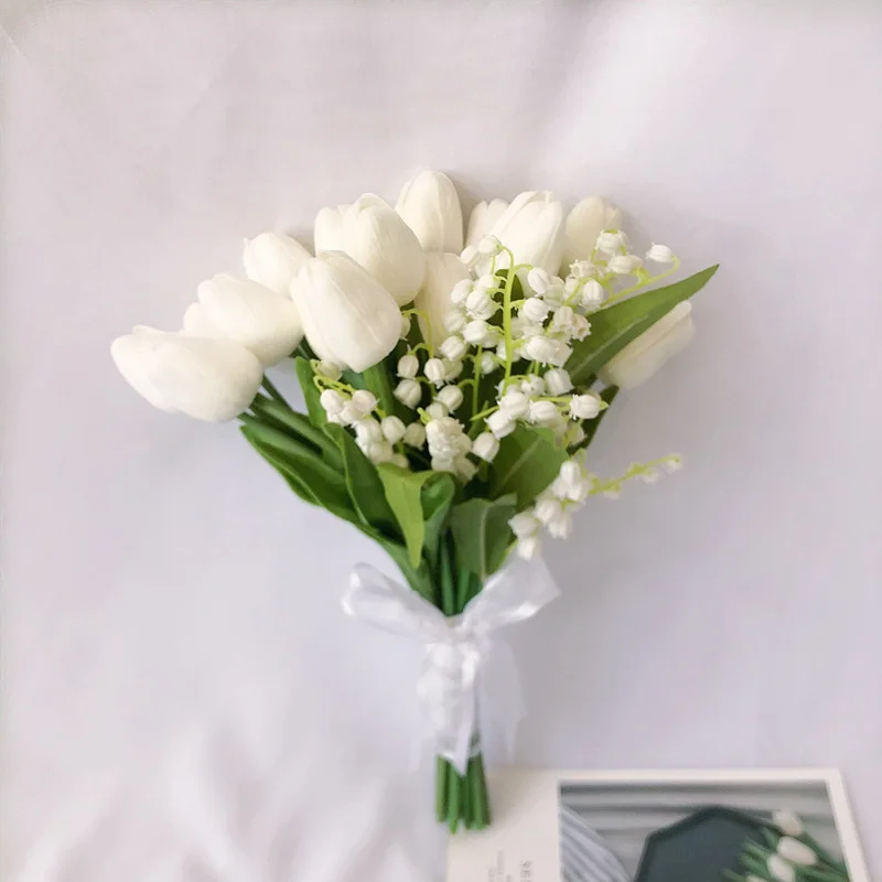 

Korean Simulation Engagement Bride Holding Flowers Wedding Photo Props Mix and Match Bouquet