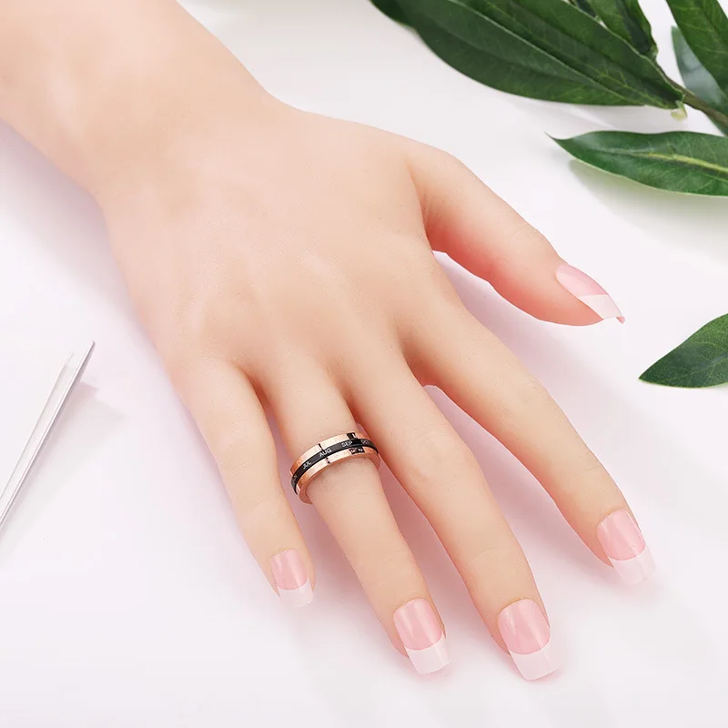 Модное кольцо из титановой стали вращающееся с календарем римскими цифрами