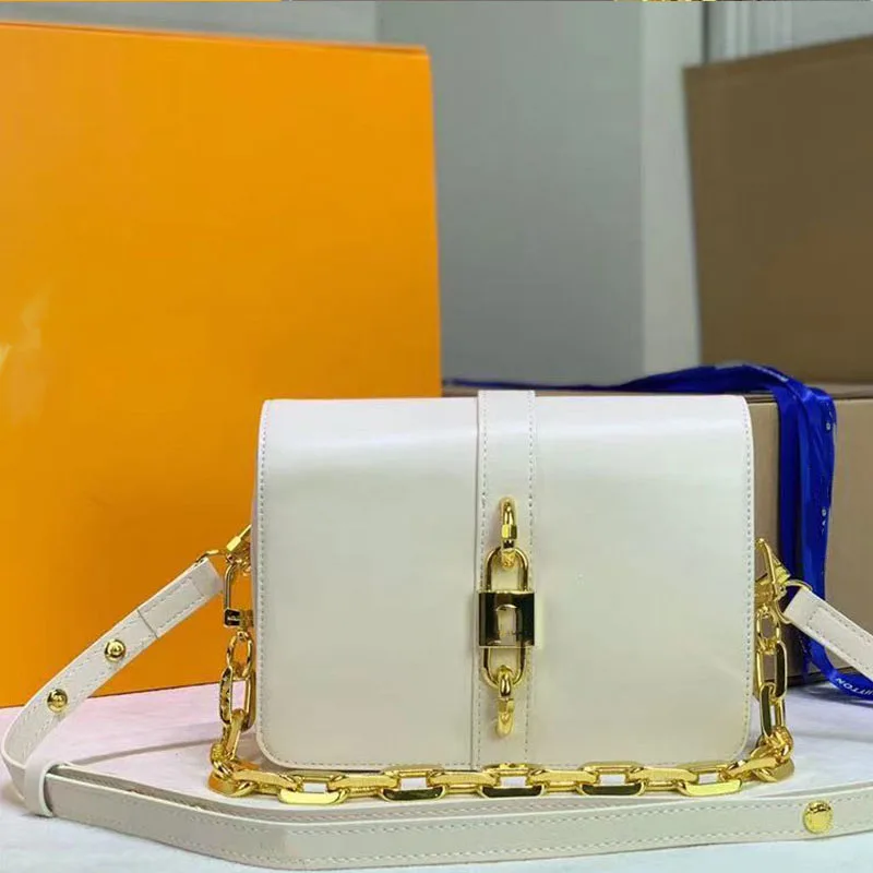 

2021 New women's bag Calfskin Ladies Chain Large Capacity Handbag Luxury Casual Postman Bag Wallet