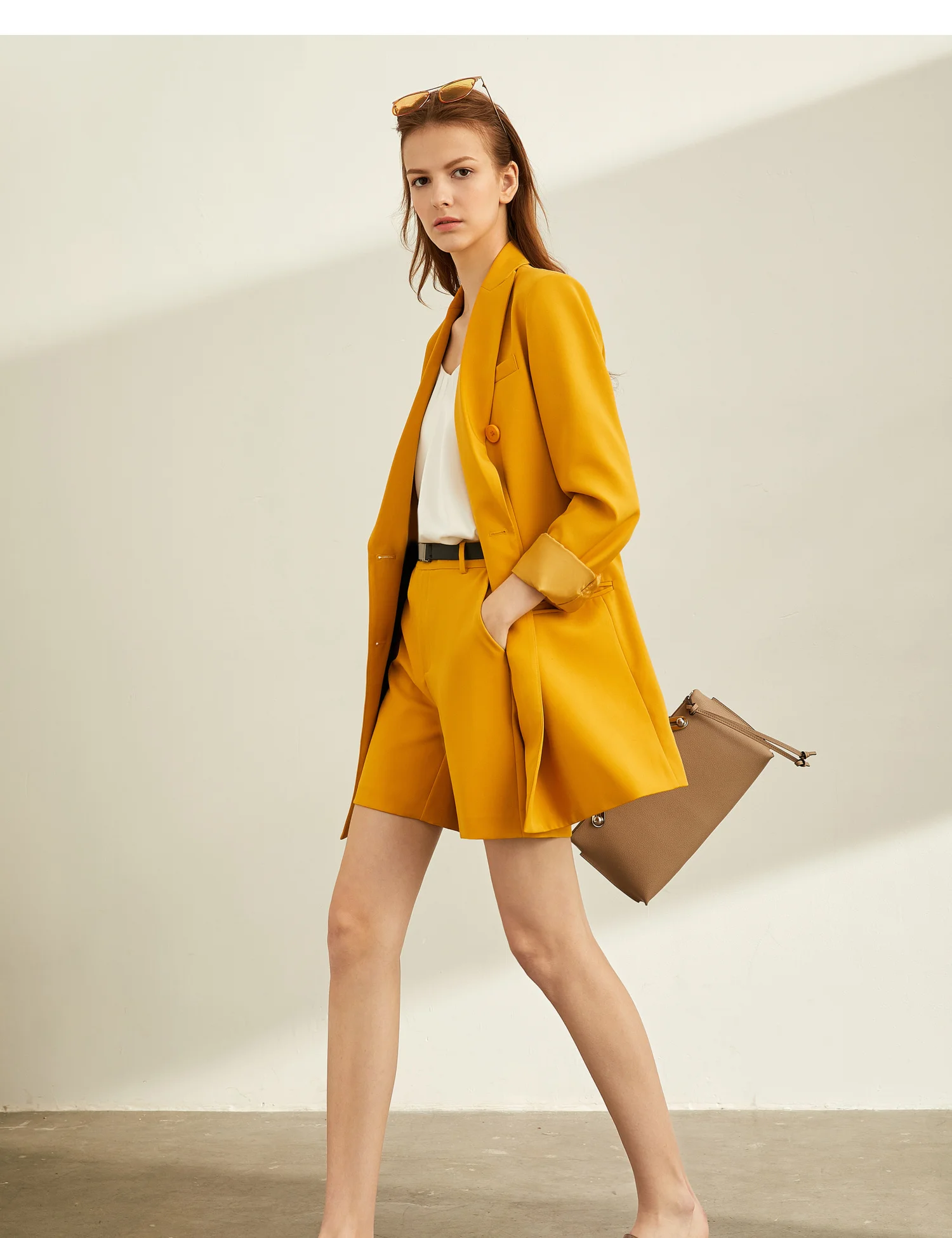 Amii Minimal Western Style Outerwear Pants Shorts Professional Suit Women New Autumn leisure suit Two-Piece Set