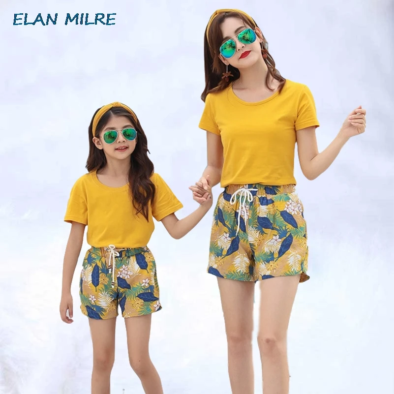 2020 г. модные одинаковые комплекты для семьи пляжный летний костюм родителей и