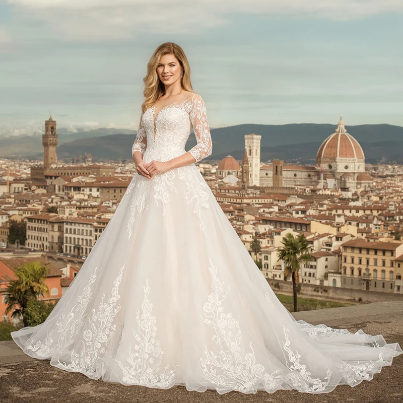 

Retro Grace White Wedding Dress Lace V-neck Sleeveless Backless Bridal Dresses Plus Size Tail Wedding Gown