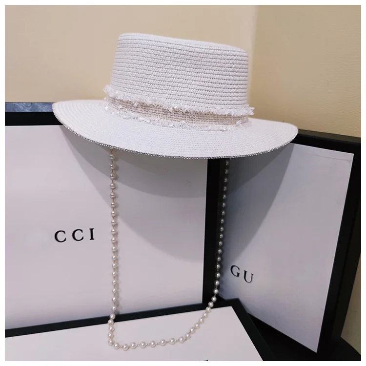 

2021 New Sun Hat for Women Straw Flat Top Pearl Chain Fedoras Wide Brim Ladys Summer Hat Cap Visors Elegant Vintage Church Hats