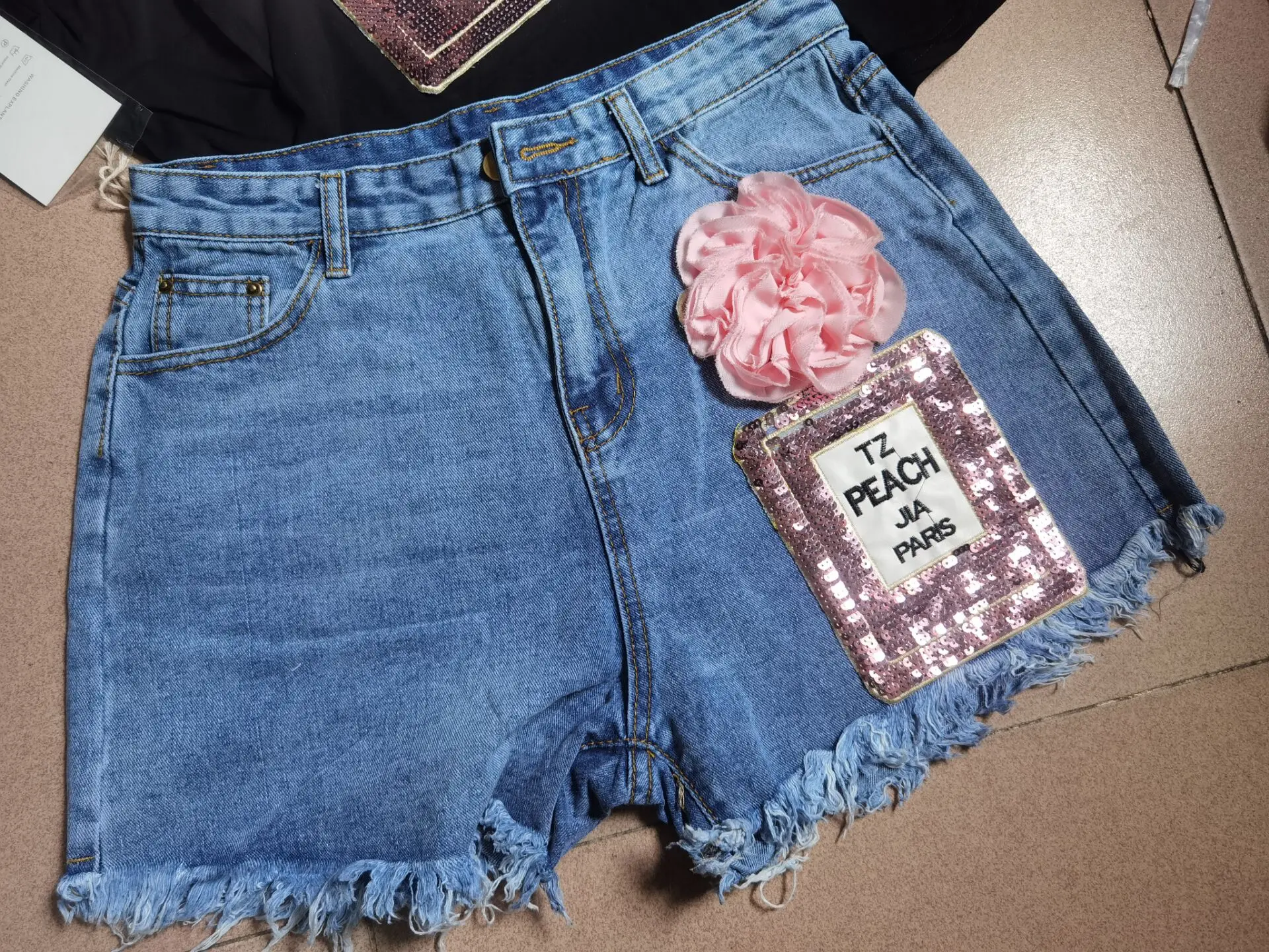 Amolapha женские футболки с блестками + короткие джинсы костюмы аппликацией