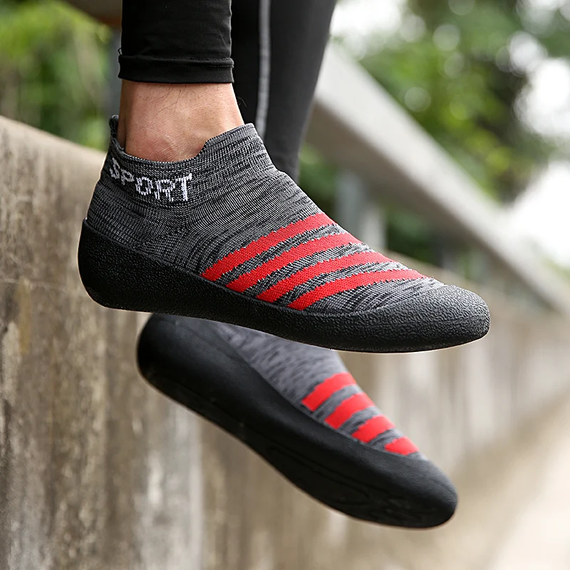 

Four Seasons Mens Running Shoes Sock Shoes Couple Shoes Breathable Outdoor Lawn Tide Shoes Comfortable Lightweight Slip-On Shoes