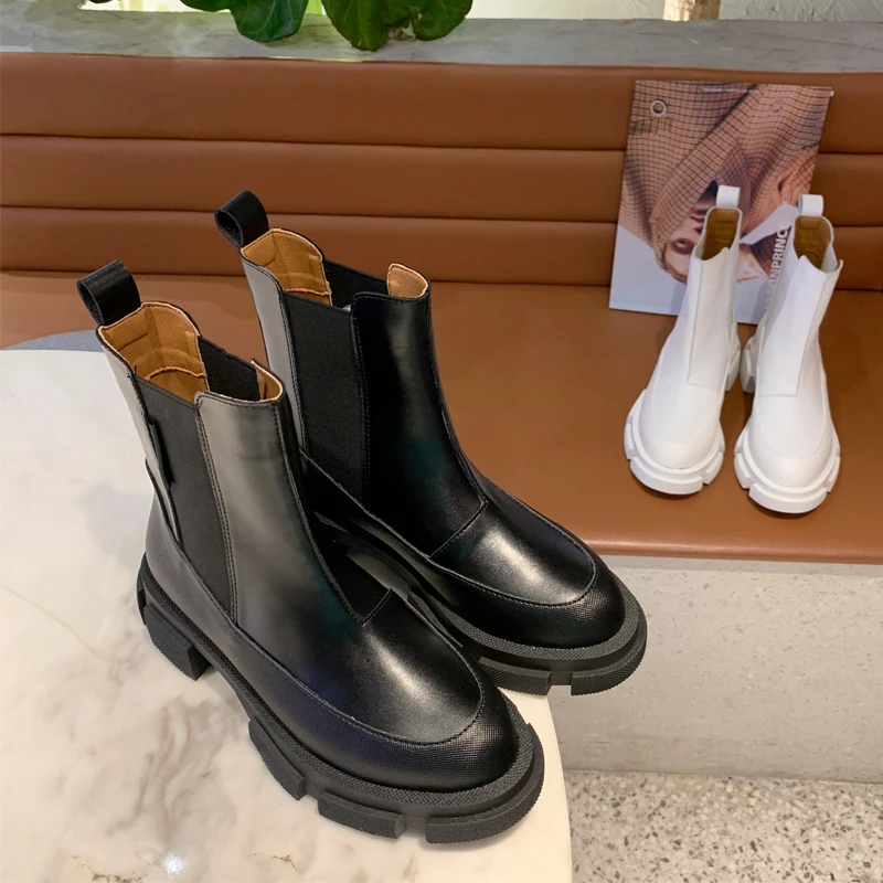 

Women's Short Boots Autumn Round Toe Thick-soled Motorcycle Boots Women's New Short Ankle Black Punk Chelsea Boots Women's Shoes