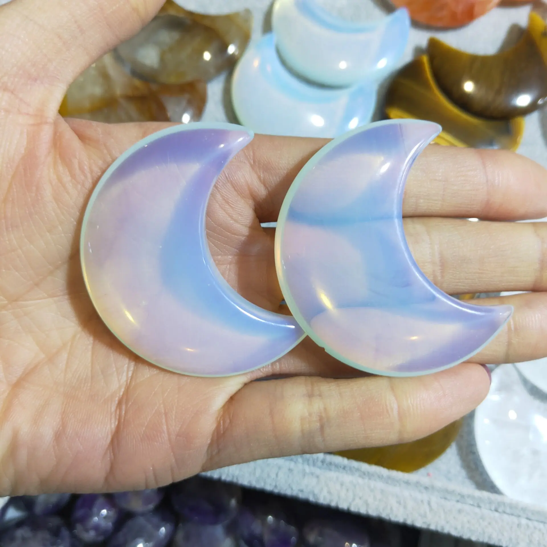 

50 мм натуральный опал в форме Луны, хрустальный камень, резной минеральный драгоценный камень, восстанавливающий подарок рейки