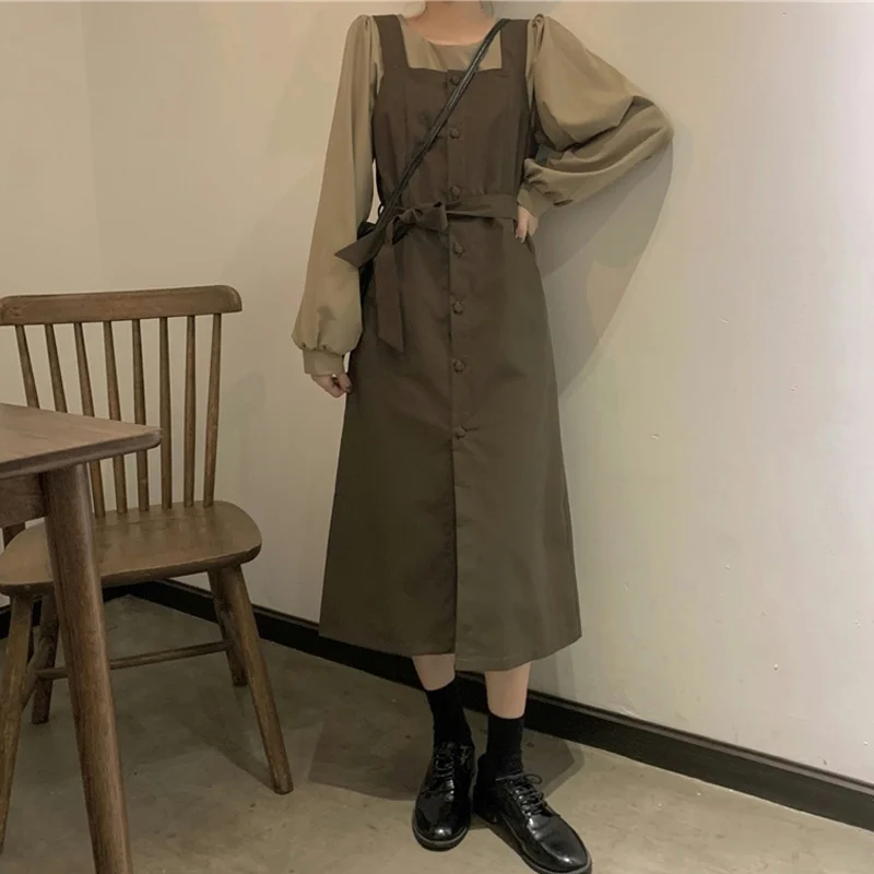 

Женское вечернее платье средней длины, с длинным рукавом