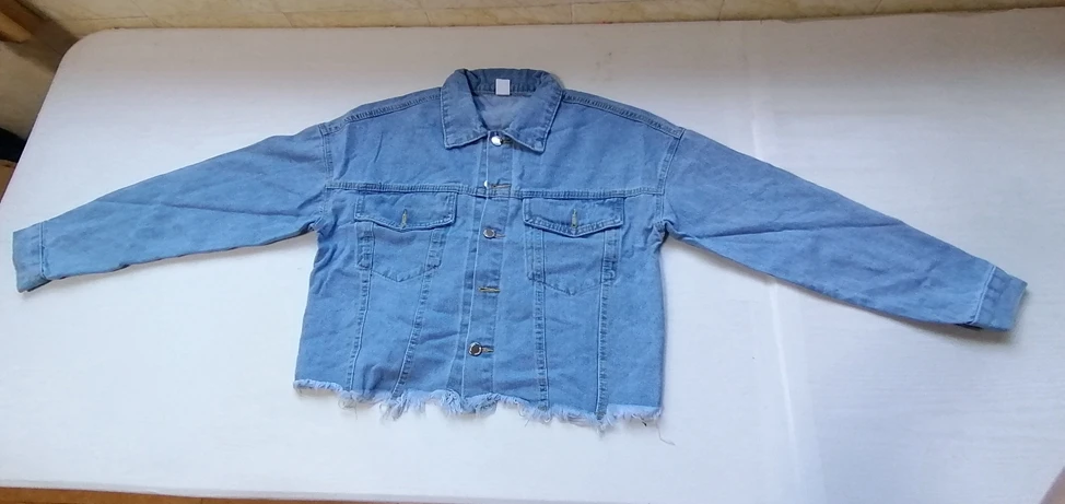 Короткая джинсовая куртка для женщин модель 2021 года в стиле бойфренда женские