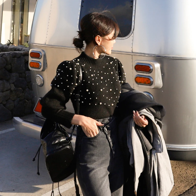 

2020 Korean Winter Fashion Long-Sleeved Sweater Pearls Beading Puff Sleeve Mock Neck Women New Vintage Solid Knitted Pullovers