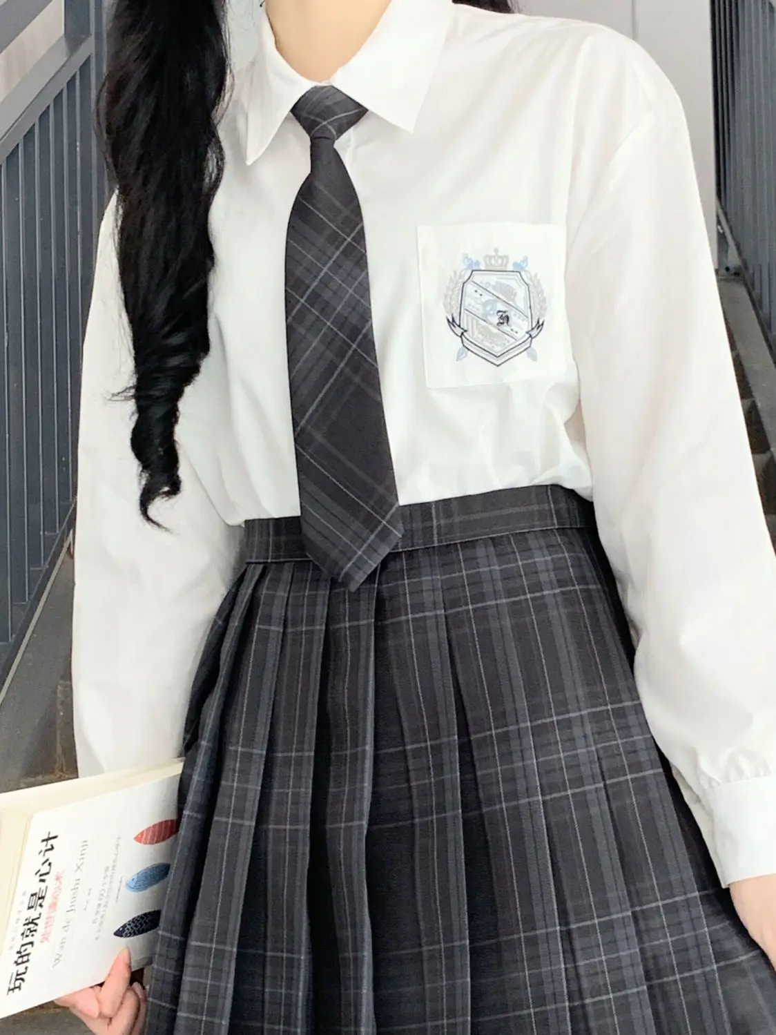 

New 2021 Japanese Uniforms Jk Shirts Spring Autumn Preppy School Girls Long Sleeve Embroidered Loose Shirts And Blouses Send Tie