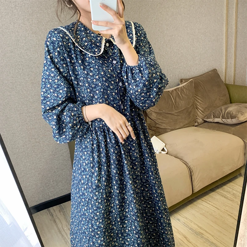 

Женское вельветовое платье с воротником «Питер Пэн» и длинным рукавом