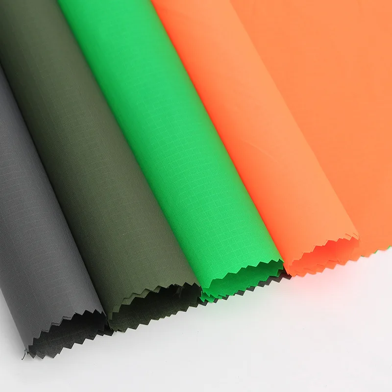 

70D Waterproof 0.5 CM Ripstop Nylon Ripstop Fabric 210T PU Coating Wear Resistance For Shopping Bag