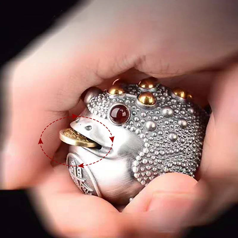 

New Retro Style Silver Golden Toad Pendant Handle Massage Key Pendant Pendant Men And Women Luck Car Small Pendant