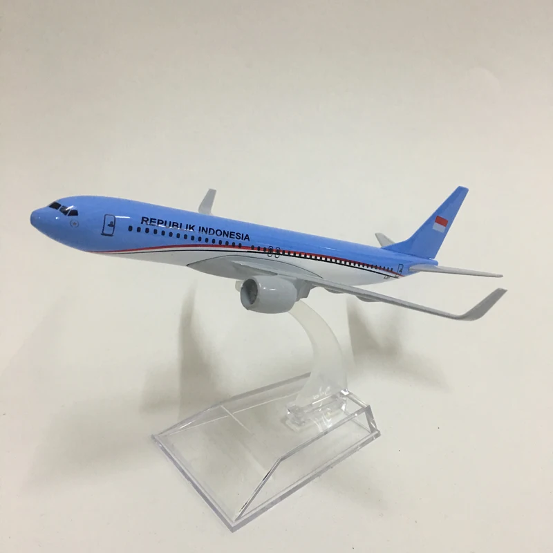 Джейсон пачка 16 см REPUBLIK Индонезия модель аэроплана самолет масштаба 1:400 Boeing 737
