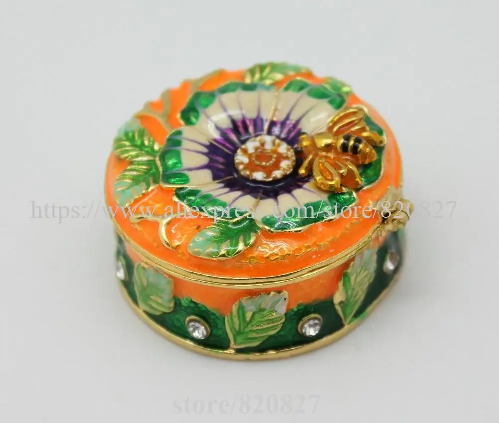 Round Shape Trinket Jewelry Box with Bee and  Leaf Collectible  Bee Trinket Box Holder Trinket Box
