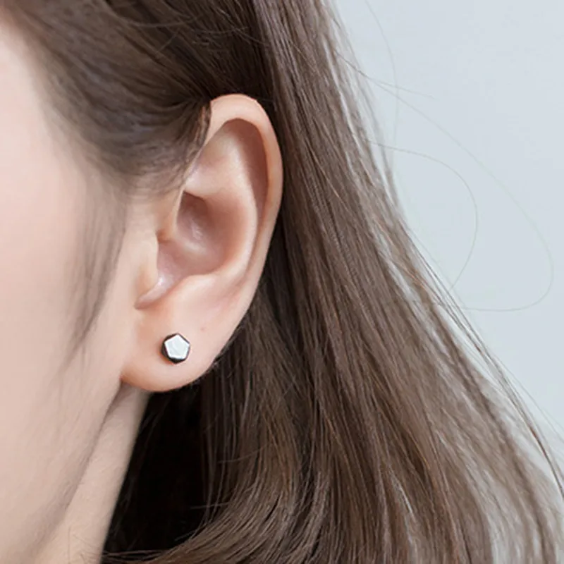 Женские серьги-гвоздики из серебра 925 пробы с геометрическим узором | Украшения и