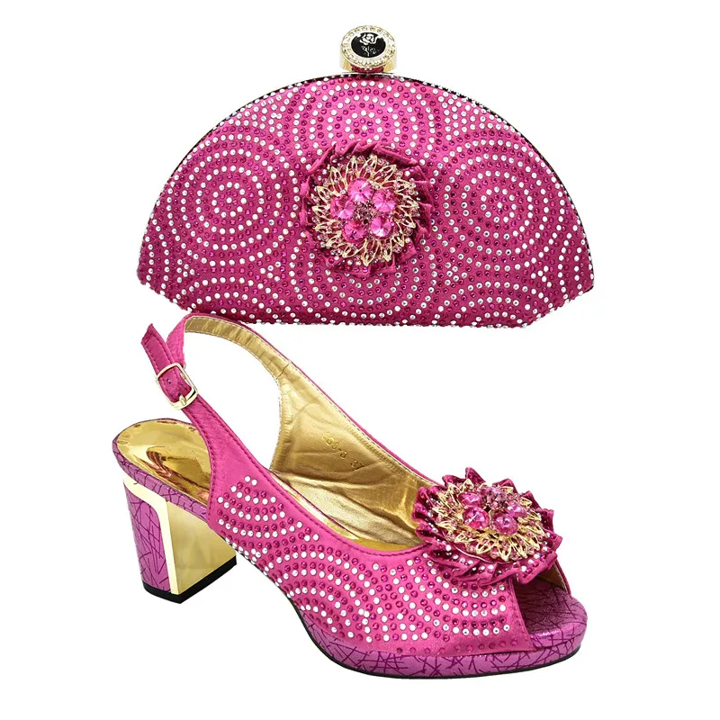 Женский комплект из обуви и сумки в итальянском стиле Новинка Обувь винного