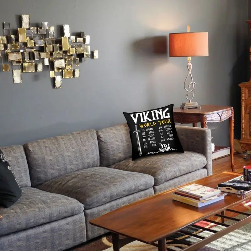 Квадратная наволочка для подушки Viking World Tour декоративная с мечом дивана