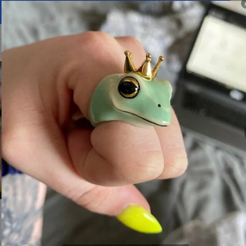 

Hip Hop Cute Green Frog Ring For Women Fashion Fun Crown Frog Index Finger Ring Popular Contracted Jewelry Party Accessories