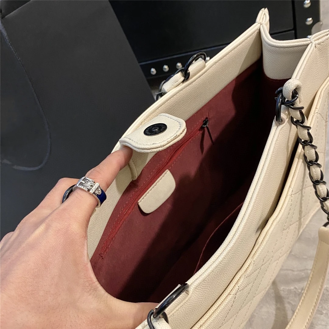 

Women Luxury Chain Genuine Leather Handbag Brand Fashion High Capacity Shoulder Shopping Bag Ladies Designer Purse Tote New 2021
